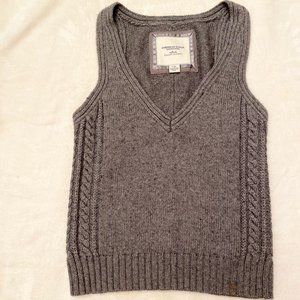 American Eagle Grey Sweater Vest